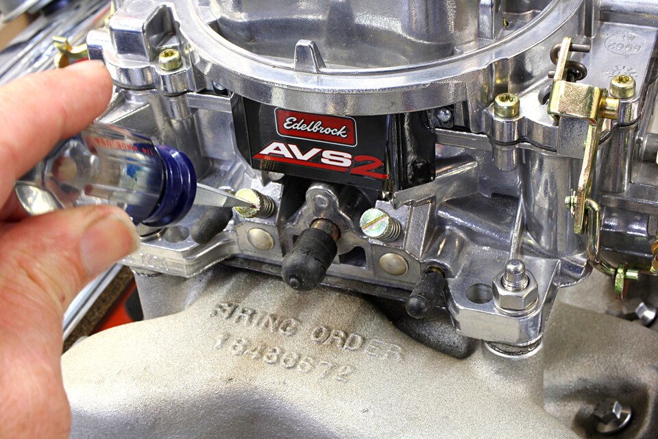 009-edelbrock-avs2-carburetor.jpg