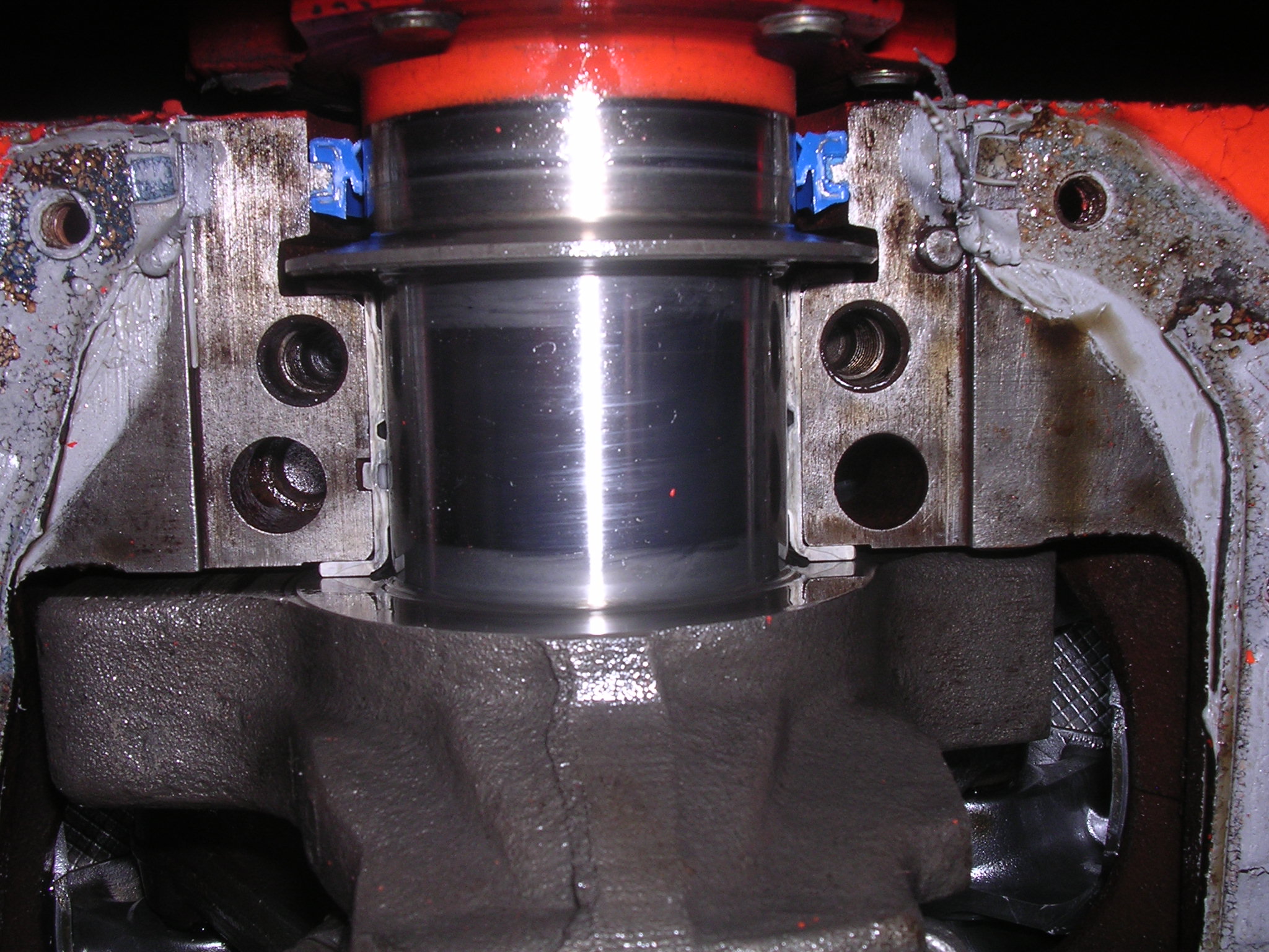 47637672d1241381671-oil-pressure-problem-saga-plug-rear-bearing-in-place.jpg