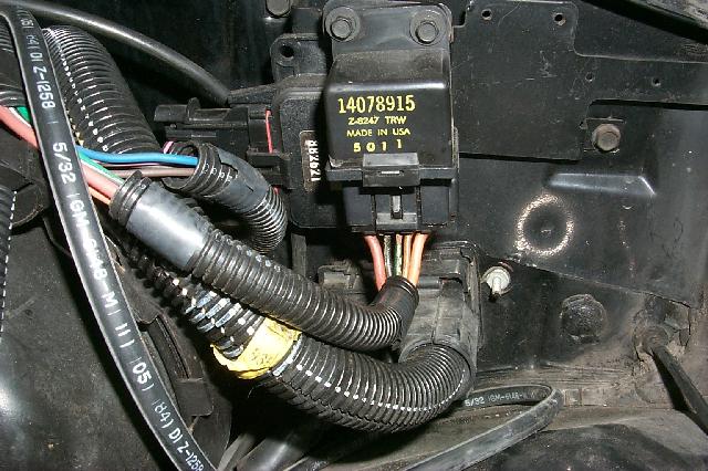 fuelpumprelay85.jpg