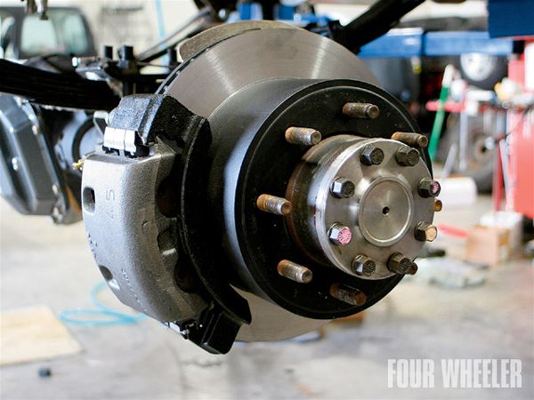dana-60-dana-70-axles+rear-disc-brake.jpg